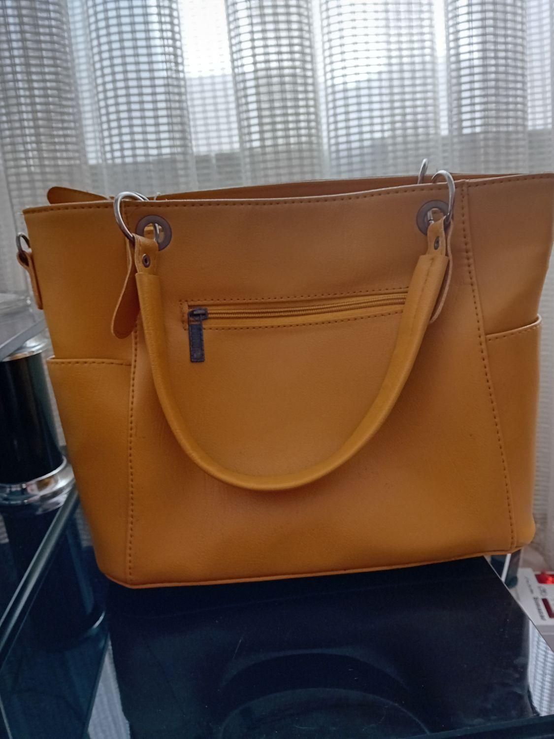 کیف چرم زیبا و تمیز|کیف، کفش، کمربند|تبریز, |دیوار