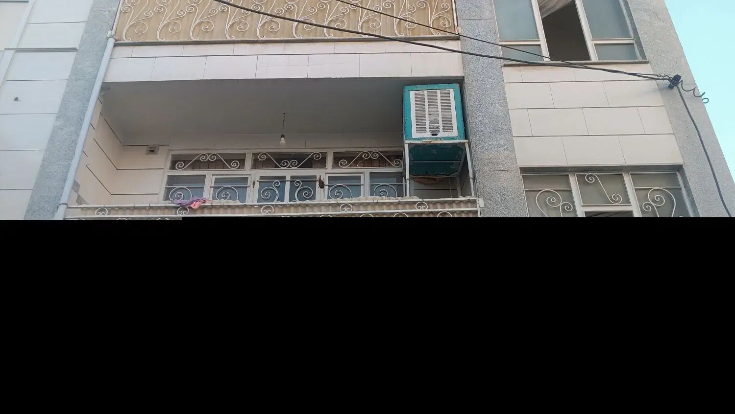 خانه طبقه رهن داده میشه ، پارکینگ و انباری|اجارهٔ آپارتمان|همدان, |دیوار