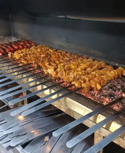 به یک پیک و یک تخته کار جهت کار در کبابی|استخدام بازاریابی و فروش|تهران, تهرانپارس غربی|دیوار