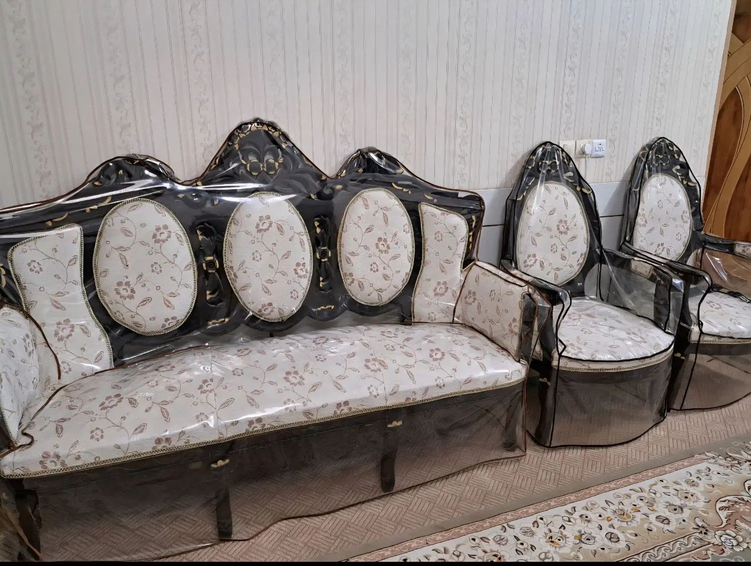 مبل سلطنتی مدل فرحی|مبلمان خانگی و میز عسلی|اصفهان, سرشبادران|دیوار