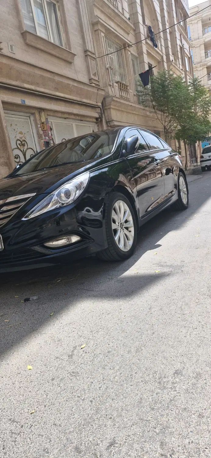 سوناتا وای اف  ۲۰۱۳  بدون رنگ و لیسه .فابریک|خودرو سواری و وانت|تهران, شهرک گلها (تهرانسر)|دیوار
