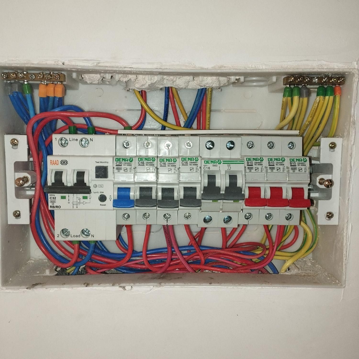 برقکار ساختمان رفع اتصالی،لاین نوری و غیره..|خدمات پیشه و مهارت|ساوه, |دیوار