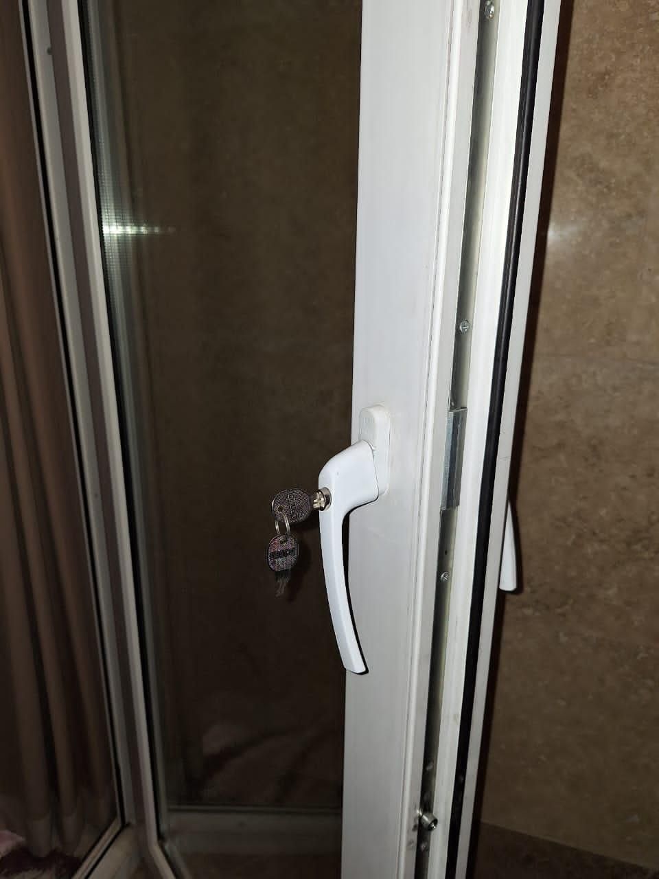 تعمیرات و نصب پنجره دوجداره upvc درب ضد سرقت|خدمات پیشه و مهارت|صدرا-فارس, |دیوار