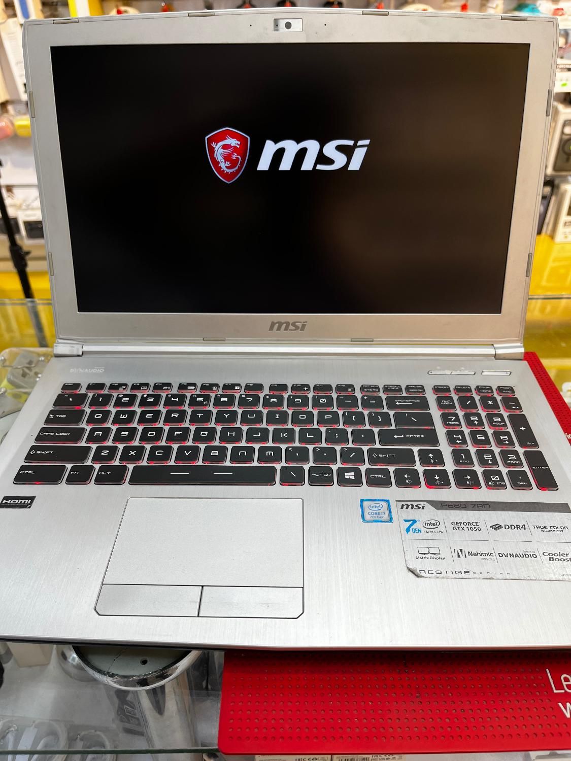 لپ تاپ گیمینگ MSI|رایانه همراه|لاهیجان, شیشه گران|دیوار