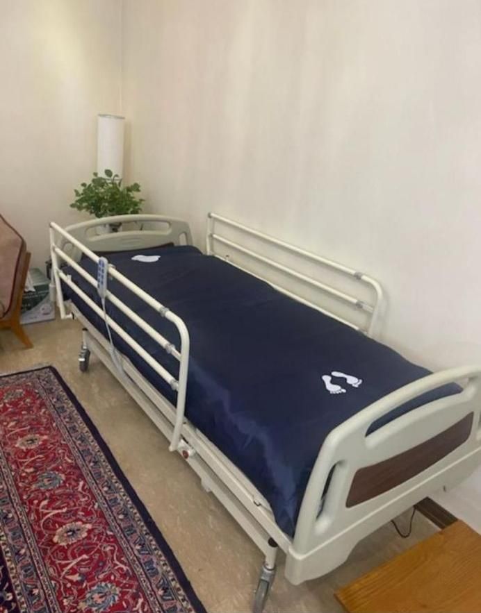 فروش و خرید تخت بیمارستانی ملزومات پزشکی|آرایشی، بهداشتی، درمانی|تهران, جمهوری|دیوار
