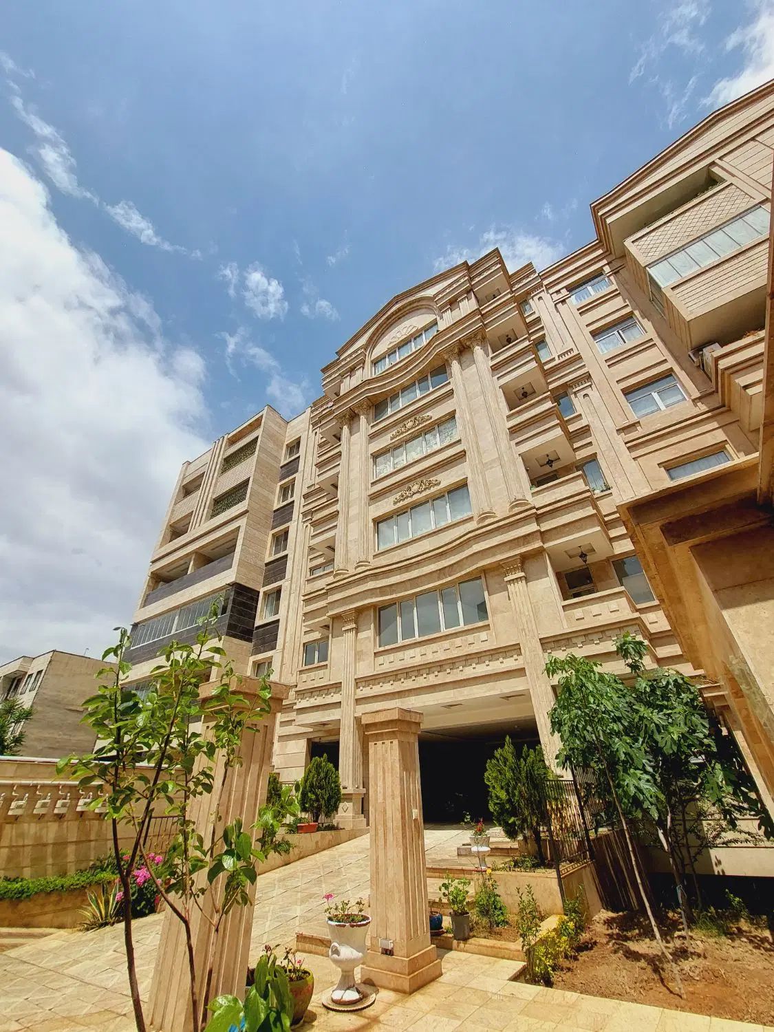 145متر روبنما سنددار // 2پارکینگ کم واحد // بینقص|فروش آپارتمان|کرج, گلشهر|دیوار