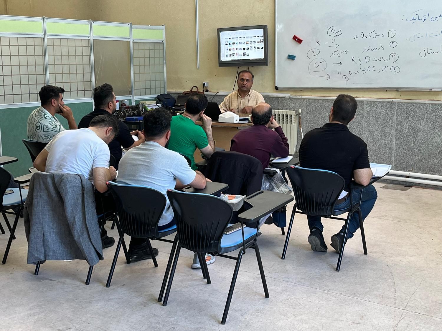 آموزش تشخیص رنگ و کارشناسی خودرو پولیش واکس|خدمات آموزشی|تبریز, |دیوار