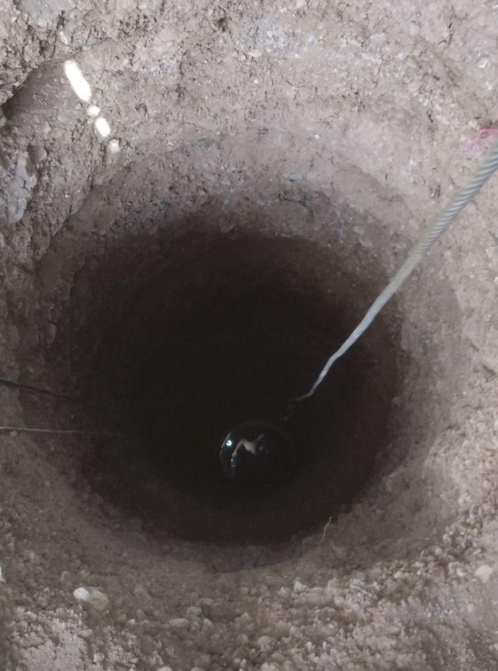 حفار. مغنی چاه کن|خدمات پیشه و مهارت|صحنه, |دیوار