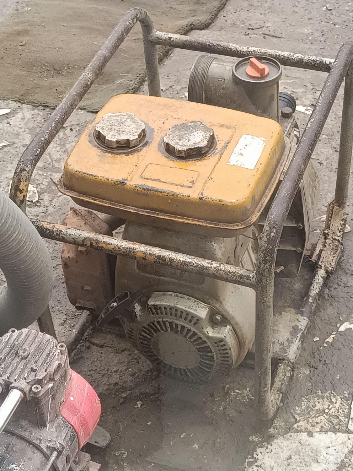 انواع کفکش لجنکش پمپ آب روبین موشکی 1و2|ماشین‌آلات صنعتی|رشت, معلولین|دیوار