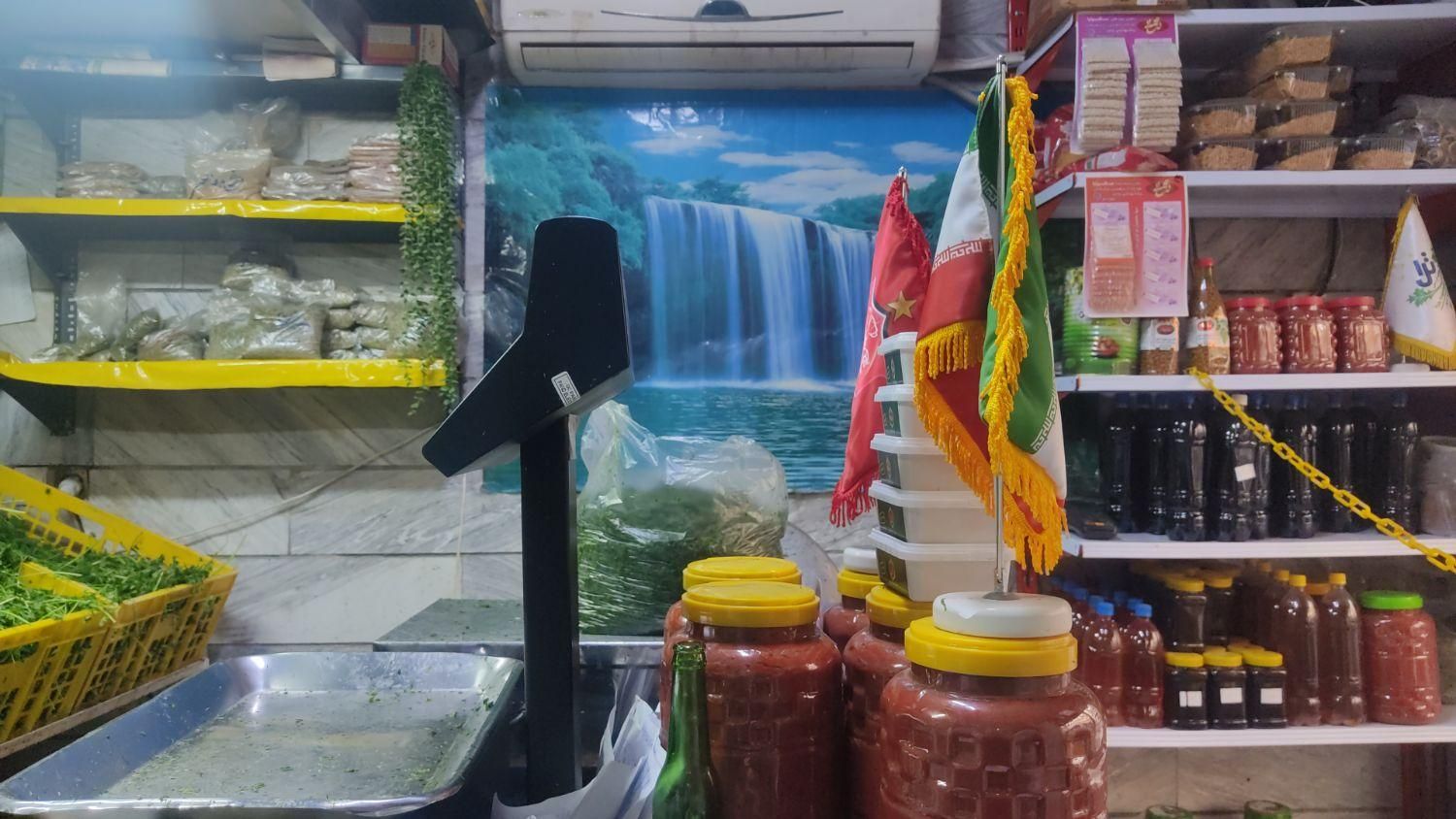 همکار،کارگر در سبزی خردکنی باجای خواب،خانم یاآقا|استخدام خدمات فروشگاه و رستوران|تهران, خزانه|دیوار