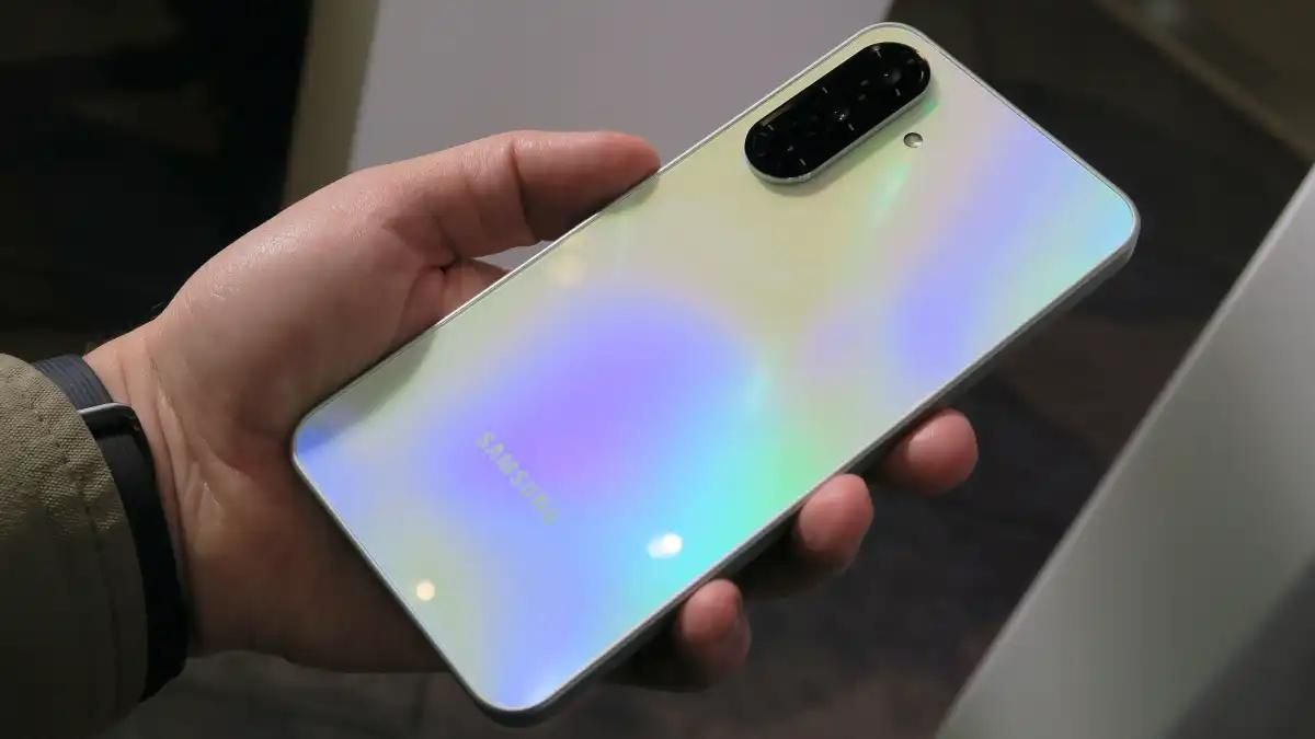 سامسونگ galaxy a36 ۲۵۶ رنگ بنفش ا‌فساطی بدون پیش|موبایل|اصفهان, احمدآباد|دیوار