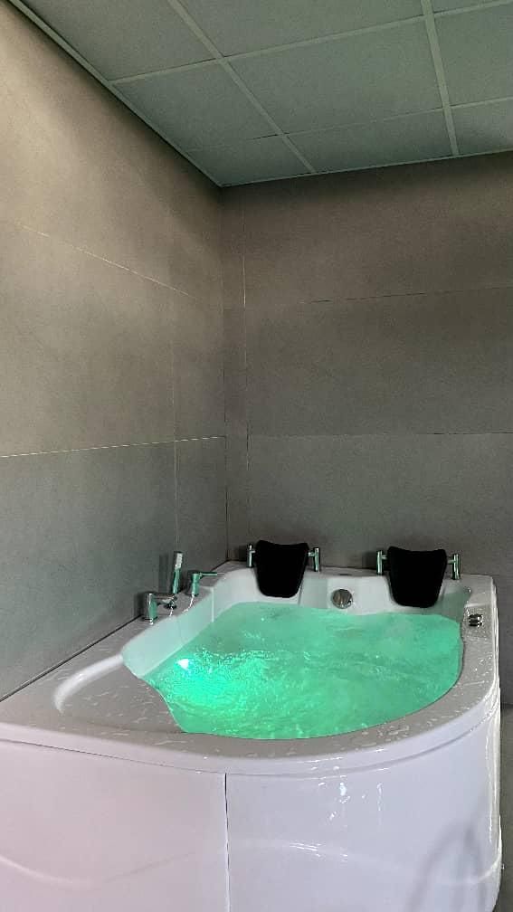 ویلای استخردار ویلا جنگلی ویلاساحلی سوئیت آپارتمان|اجارهٔ کوتاه‌مدت ویلا و باغ|آستارا, |دیوار