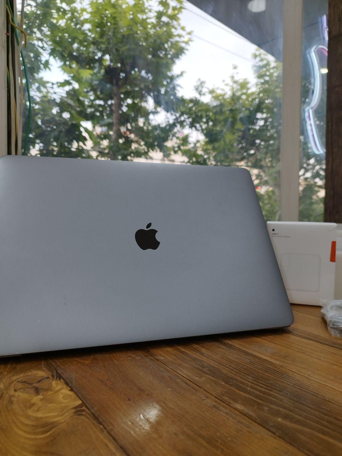 مک بوک گرافیک دارMac Book ProCore i9 2019touch bar|رایانه همراه|شیراز, زرهی|دیوار