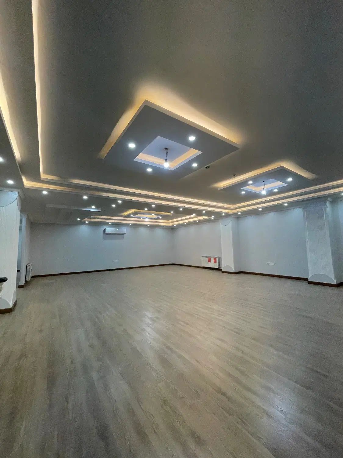 عمارت لوکس سازنده برندتک واحدی دو پارکینگ|فروش آپارتمان|رشت, منظریه|دیوار