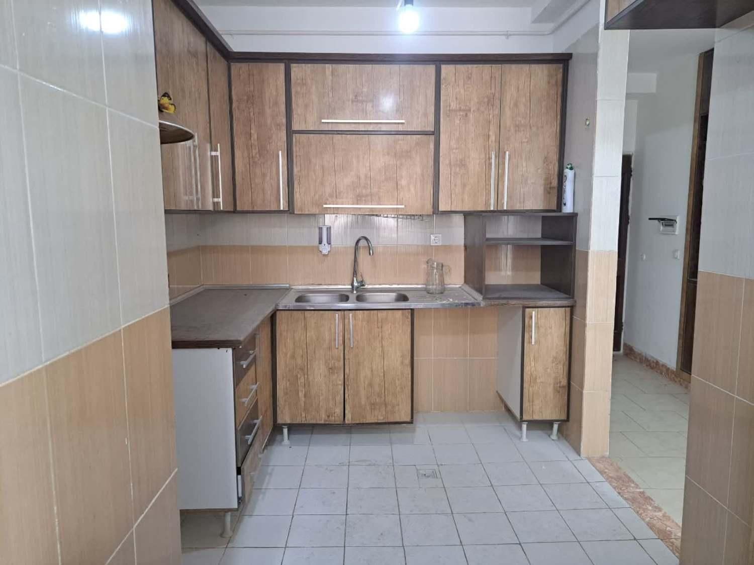 آپارتمان ۷۵ متری بلوار مدرس طبقه اول|فروش آپارتمان|یزد, |دیوار