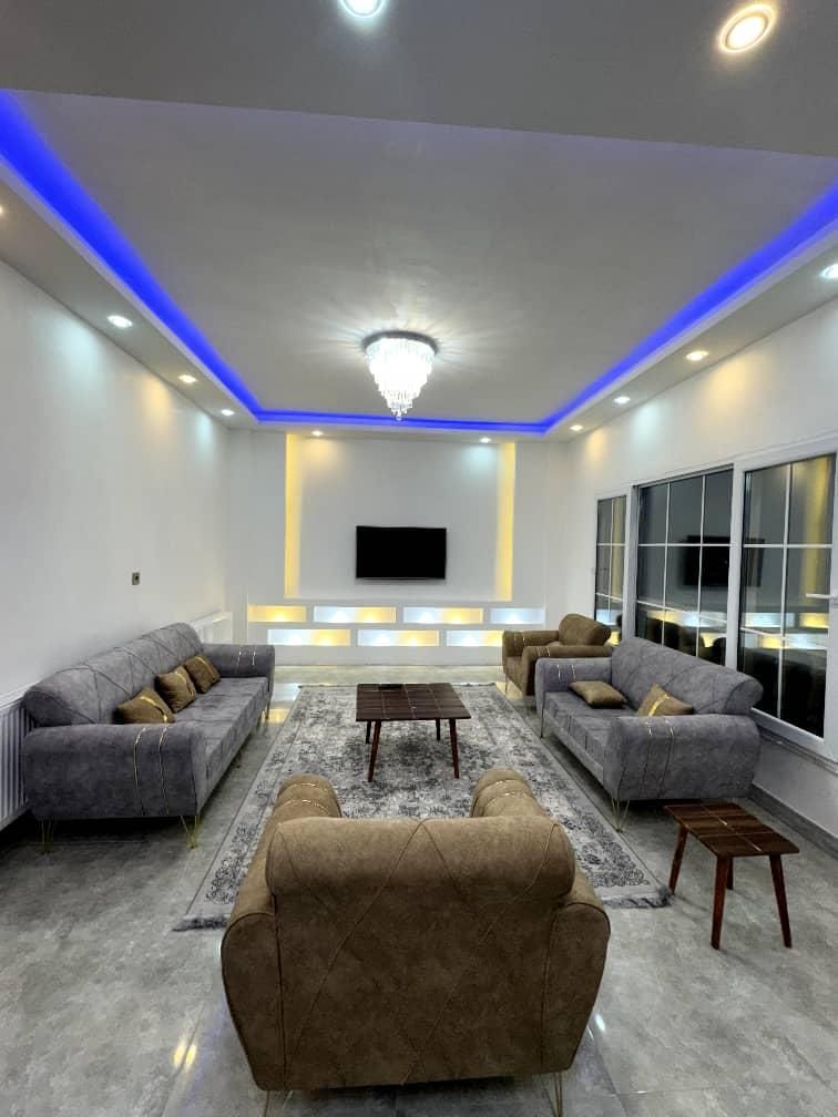 اجاره ویلاباغ استخردار در شفت|اجارهٔ کوتاه‌مدت ویلا و باغ|شفت, |دیوار