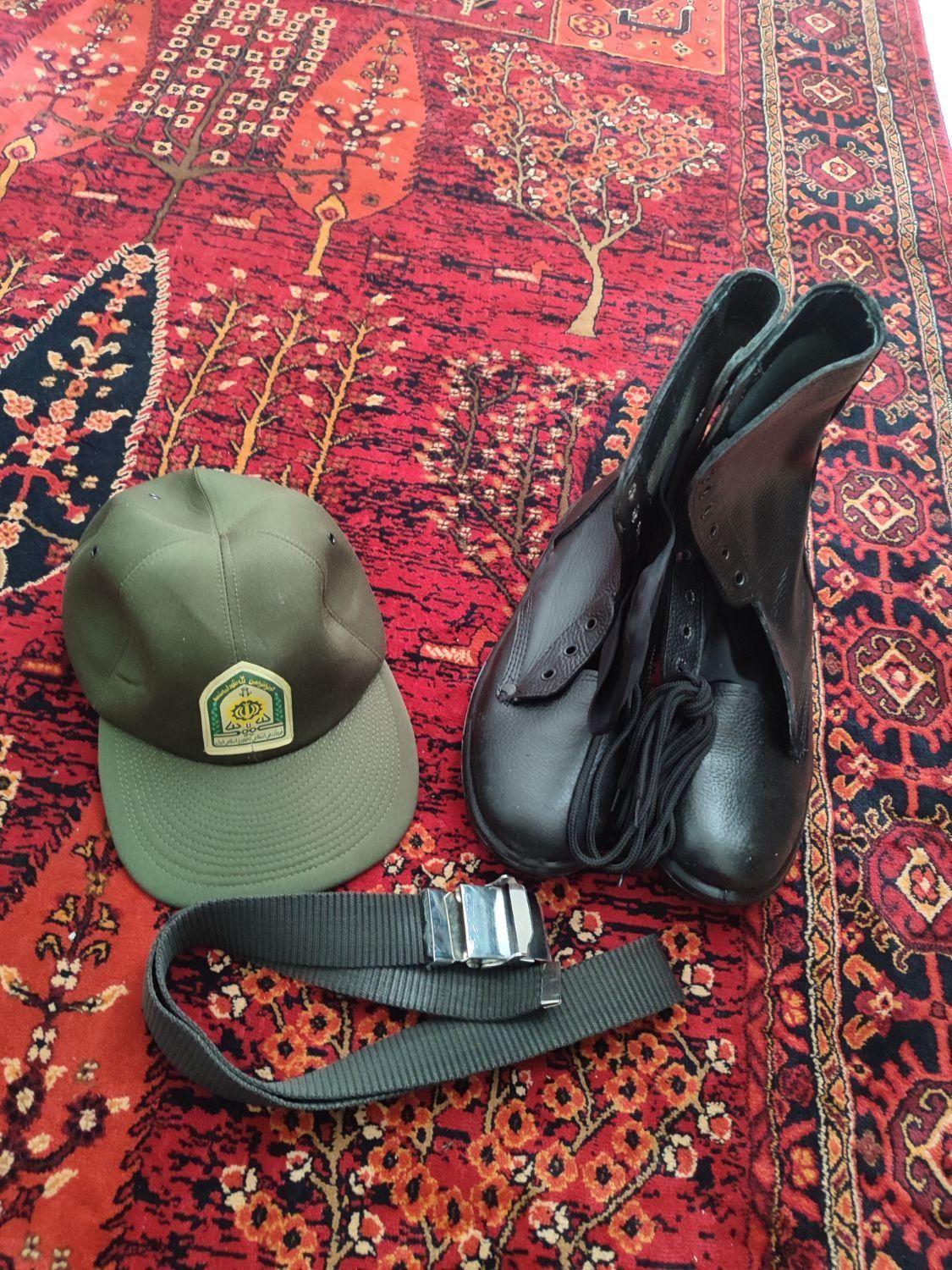 لباس سربازی نیروی انتظامی کاملا نو|لباس|فولادشهر, مسکن مهر فولادشهر|دیوار