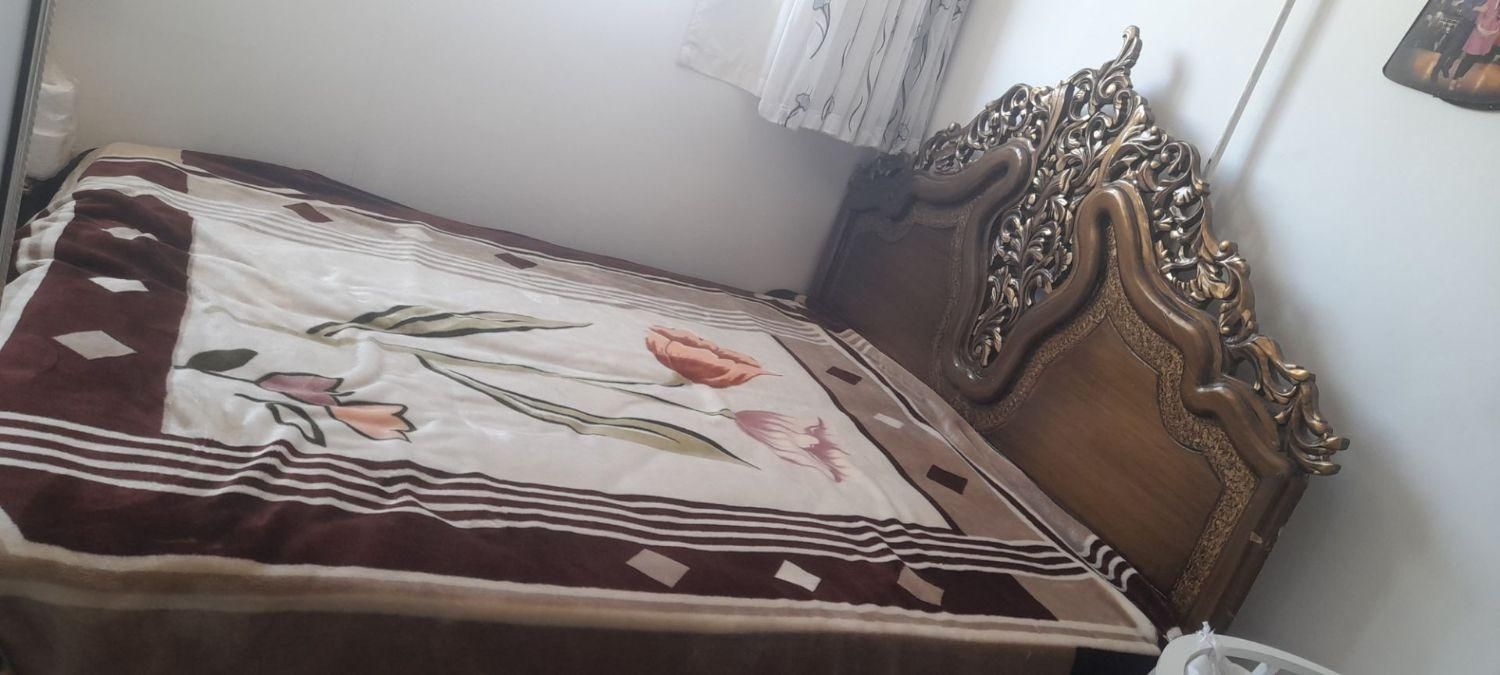 تخت خواب سلطنتی دو نفره|تخت و سرویس خواب|تبریز, |دیوار