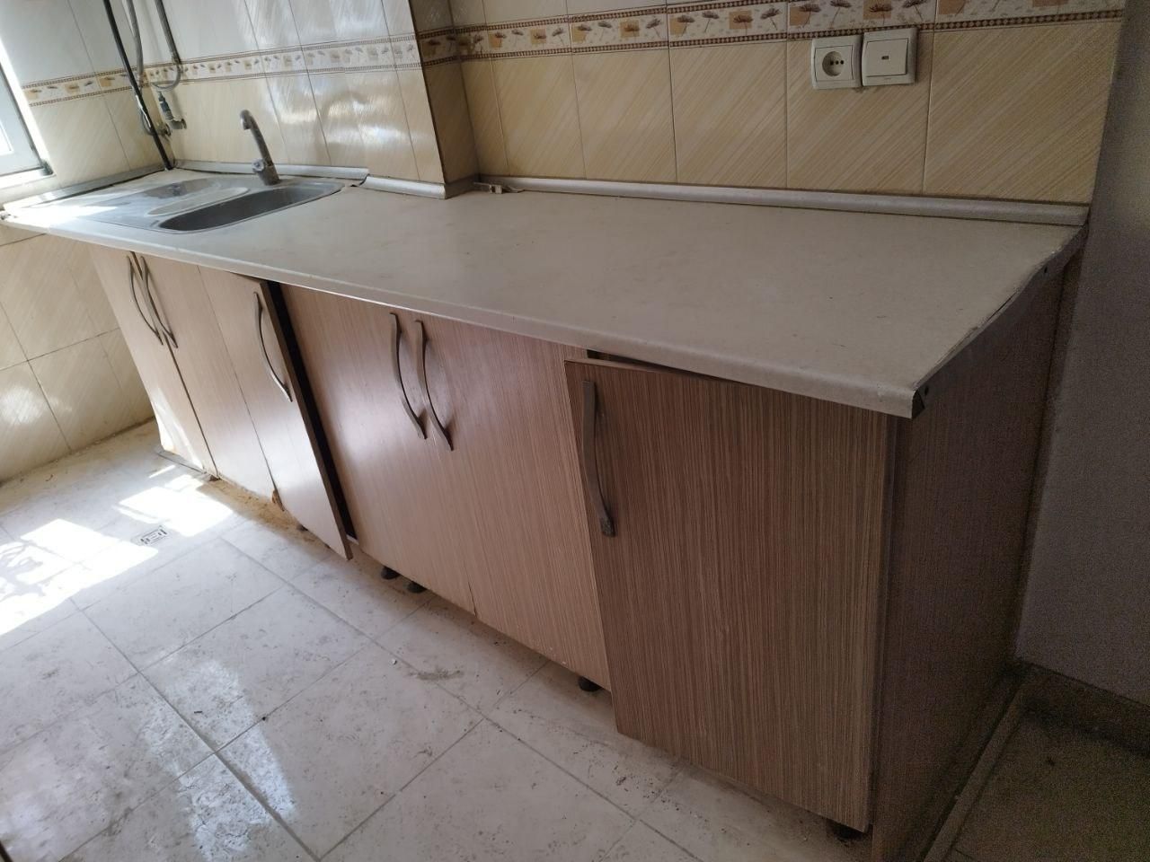 کابینت آشپزخانه همراه با بوفه و سینک سالم و تمیز|مصالح و تجهیزات ساختمان|تهران, مقدم|دیوار