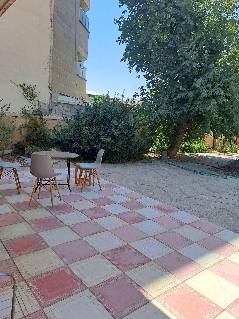 خوابگاه دخترانه مرکزشهر|اجارهٔ کوتاه‌مدت آپارتمان و سوئیت|شیراز, زند|دیوار