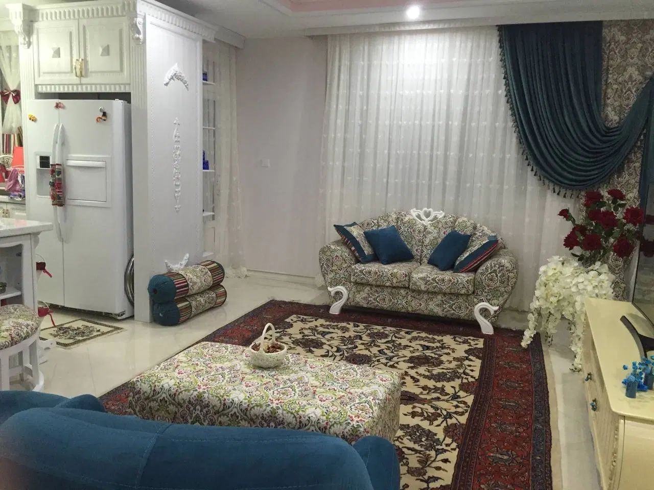 مبلمان راحتی ۴ نفره به همراه ناهارخوری ۴ نفره پاف|مبلمان خانگی و میز عسلی|تهران, آبشار تهران (دریاچه)|دیوار