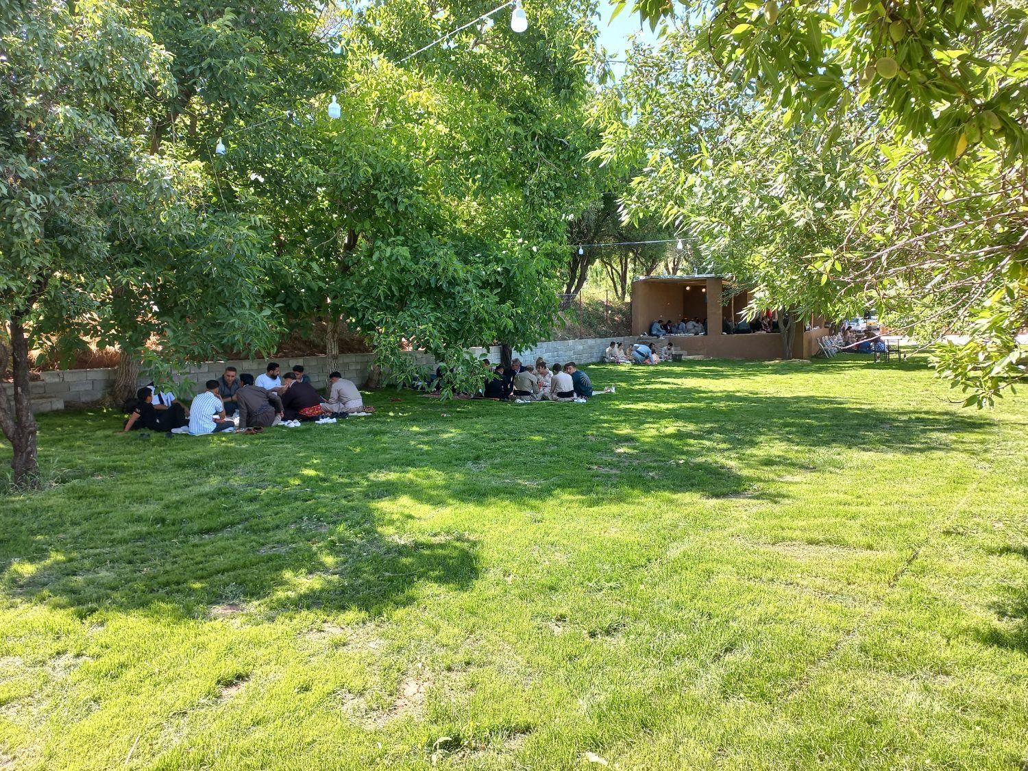 باغ//چراخان/لوکیشن برای عکاسی ومراسم خنه بندان|خدمات پذیرایی، مراسم|سقز, |دیوار