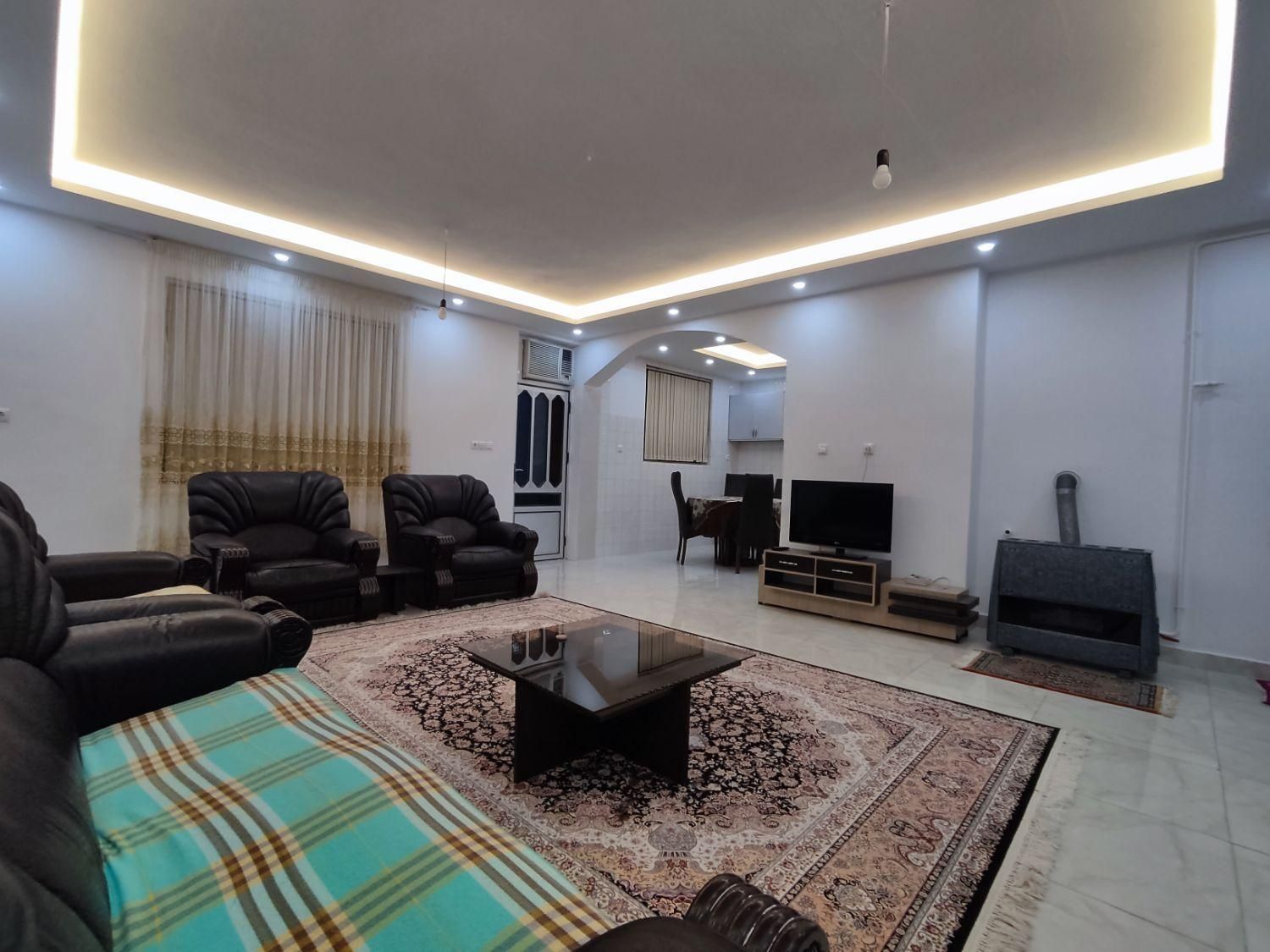 ۲خوابه۶تخت حیاط و بالکن دربست نزدیک بازارچه وساحل|اجارهٔ کوتاه‌مدت آپارتمان و سوئیت|آستارا, |دیوار