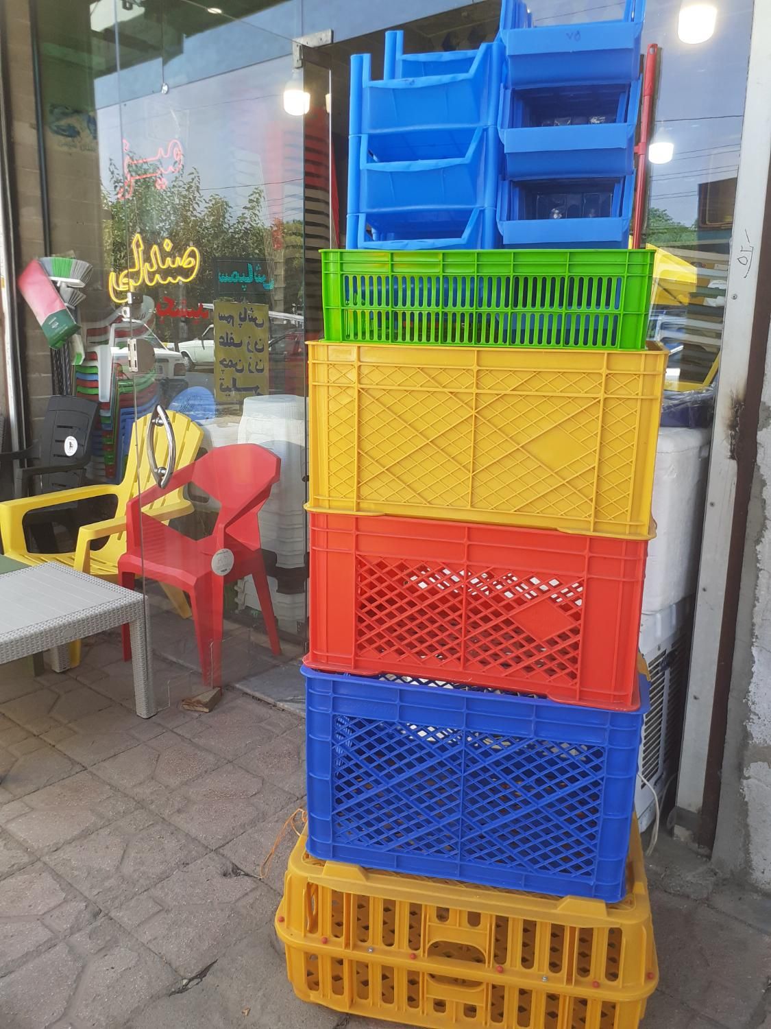 صندلی، میز، سبد، سطل، سایبان|میز و صندلی غذاخوری|کرج, شهرک نهال و بذر|دیوار