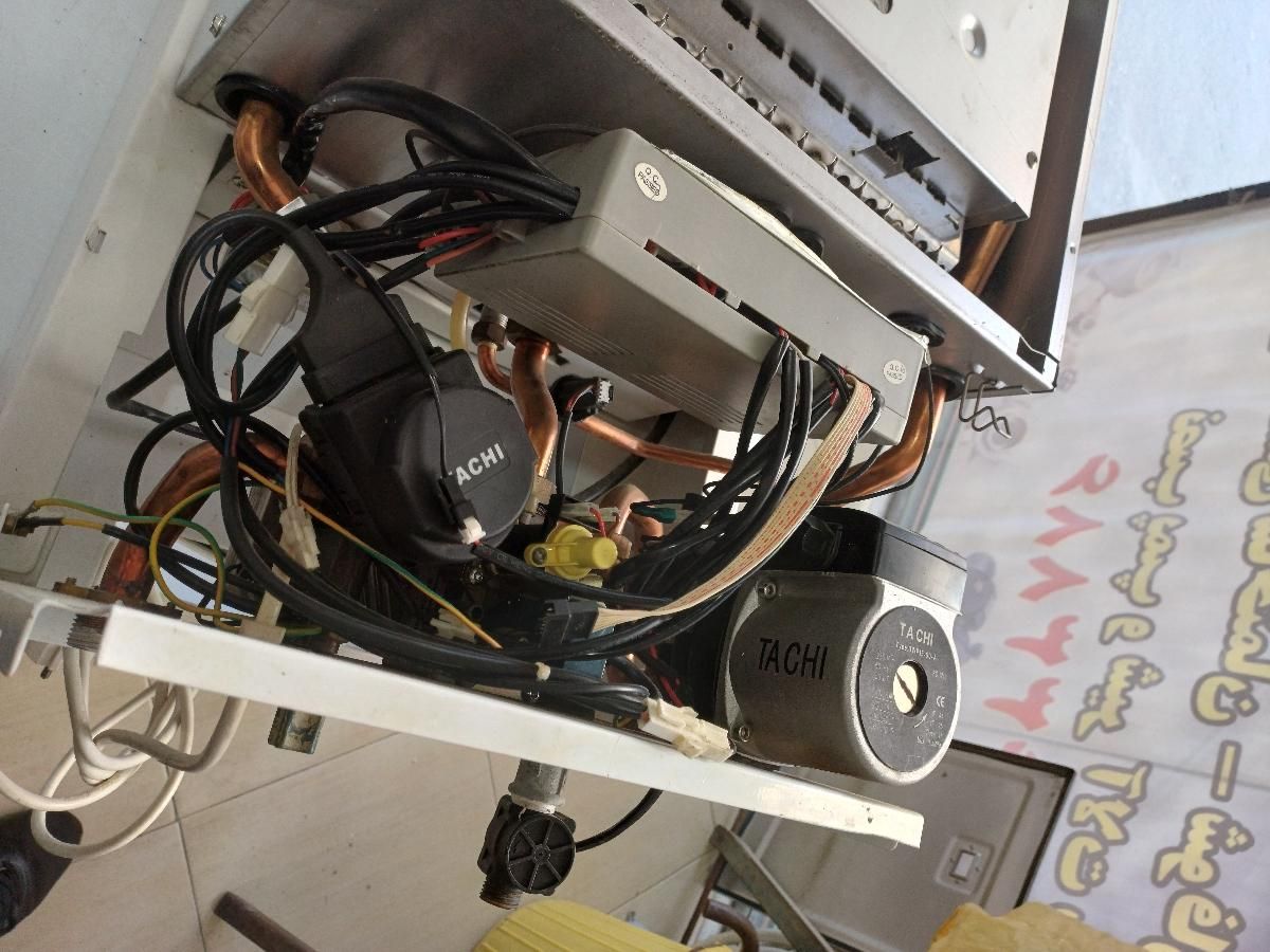 تعمیرات تخصصی انواع پکیج شوفاژ دیواری|خدمات پیشه و مهارت|چهارباغ, |دیوار