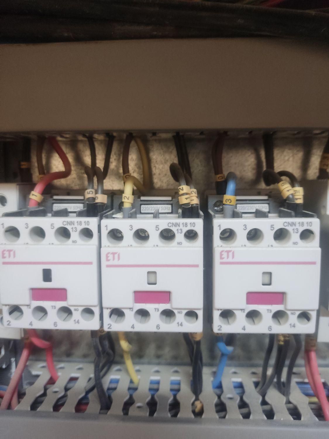 برقکار ساختمان/تعمیر و عیب یابی|خدمات پیشه و مهارت|دوگنبدان, |دیوار