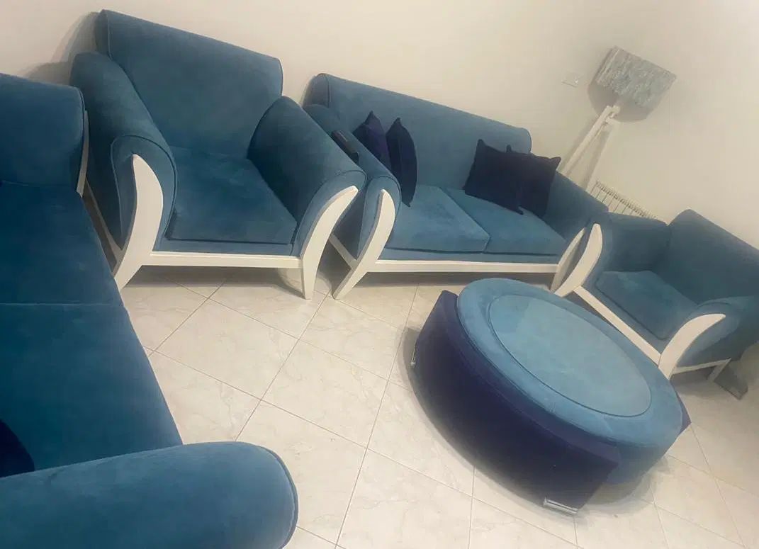 مبل ۷نفره و جلو مبلی و میز غذاخوری ۸نفره  در حد نو|مبلمان خانگی و میز عسلی|تهران, پونک|دیوار
