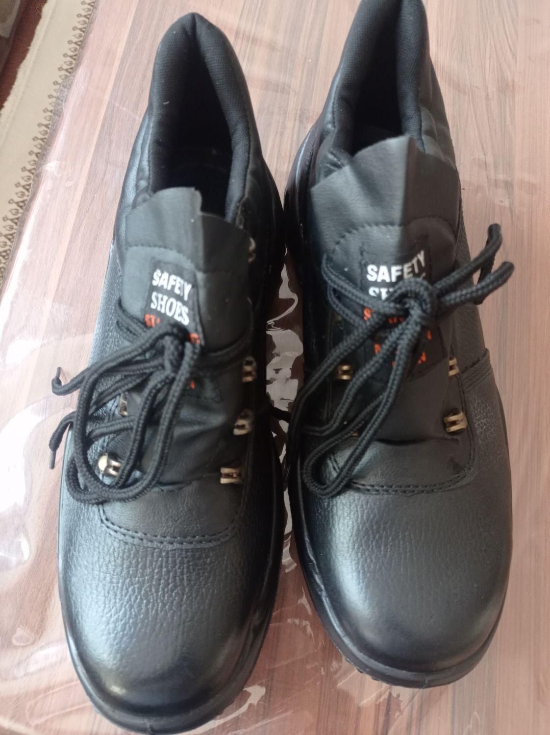 کفش کار سایز ۴۳|کیف، کفش، کمربند|اصفهان, ارداجی|دیوار