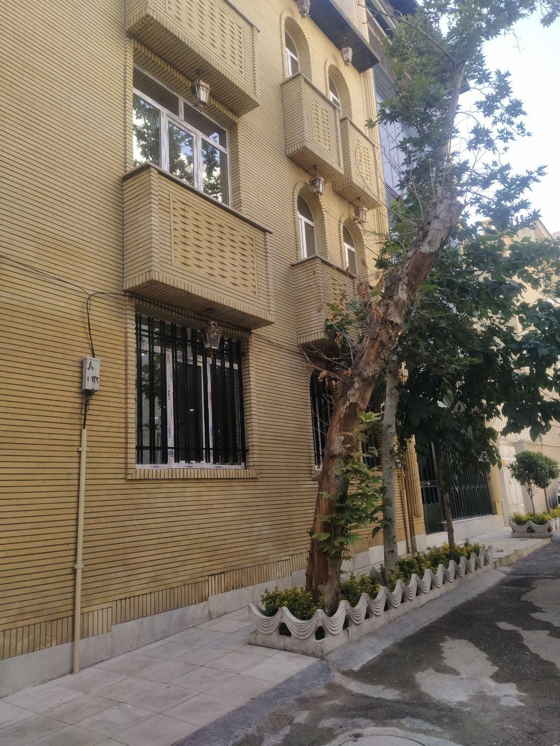 خونه ویلایی /سید خندان دبستان/ در سه طبقه|فروش خانه و ویلا|تهران, دبستان|دیوار