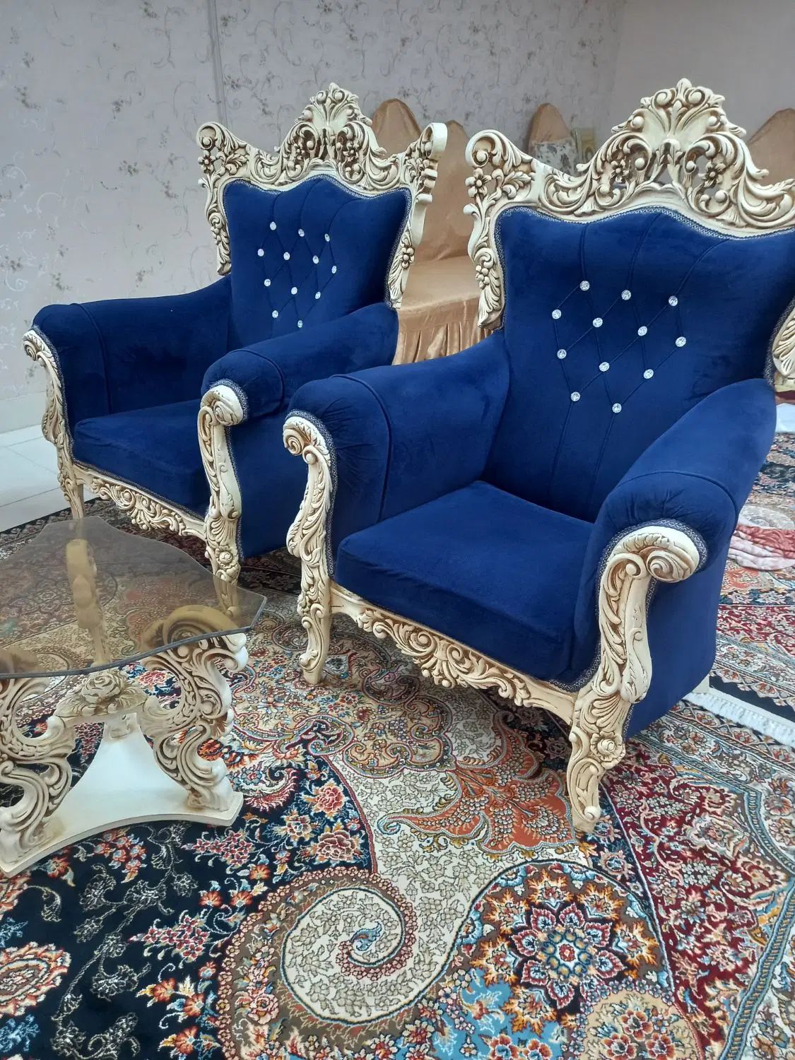 یک دست مبل هفت نفره همراه با میزعسلی درحدنو|مبلمان خانگی و میز عسلی|کاشان, قطب راوندی|دیوار