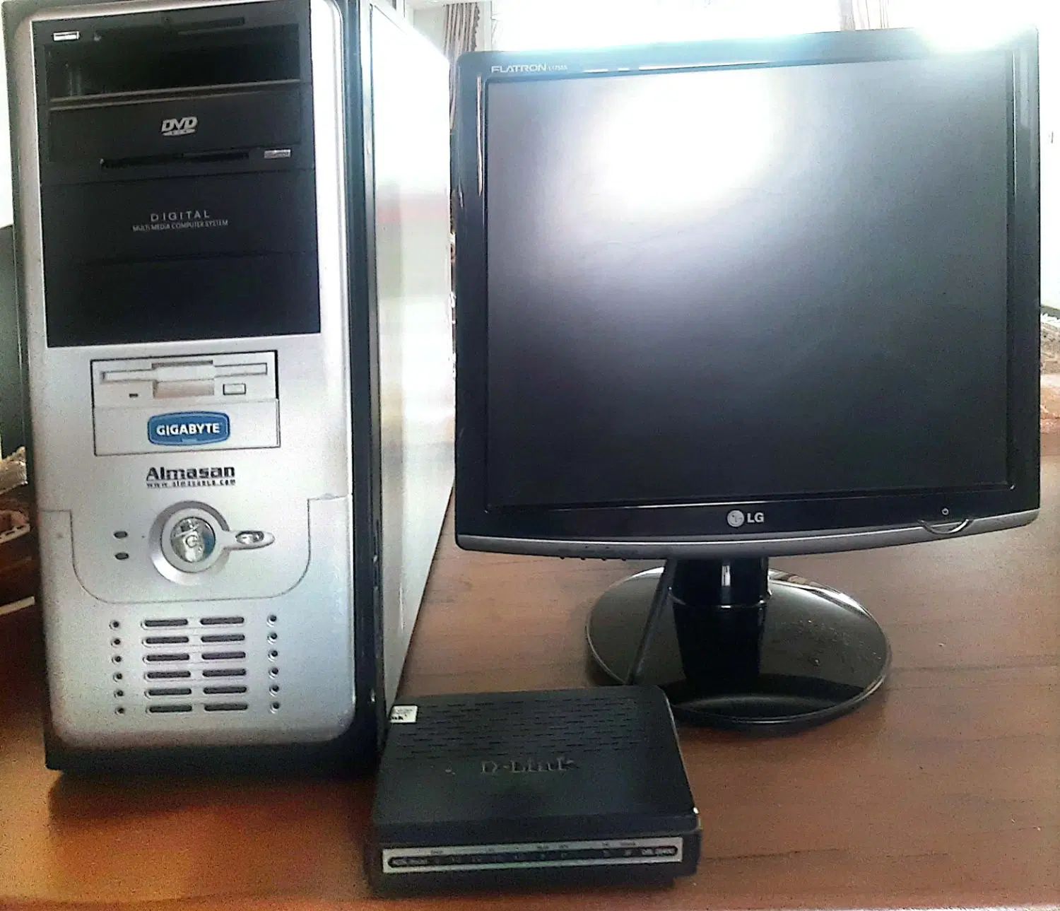 مانیتور ۱۷ اینچ LG مدل L1755s بهمراه کیس و مودم|رایانه رومیزی|اصفهان, بوزان|دیوار