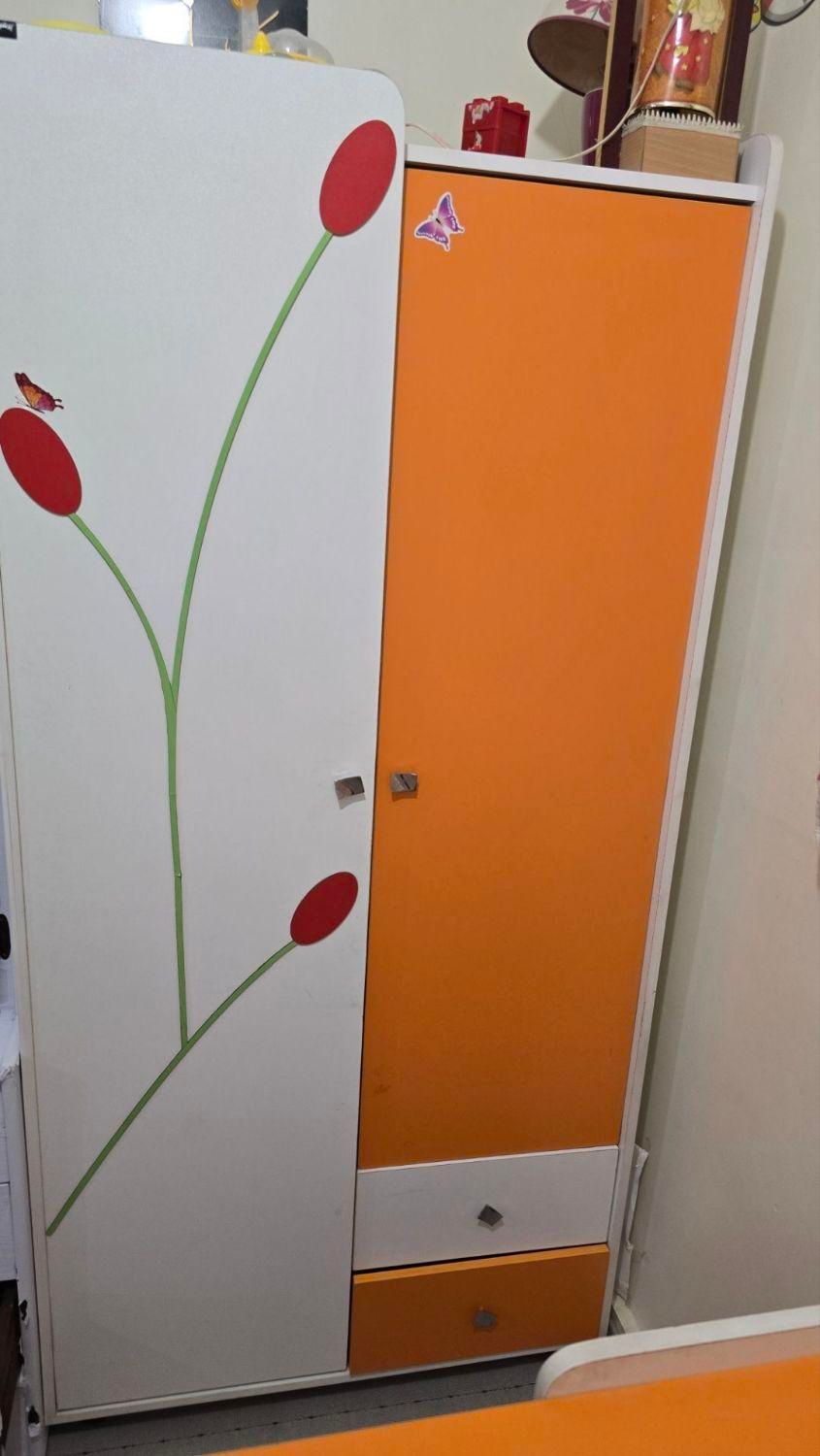 تخت دو منظوره و کمد و تشک کودک و نوجوان|تخت و سرویس خواب|بندرعباس, |دیوار