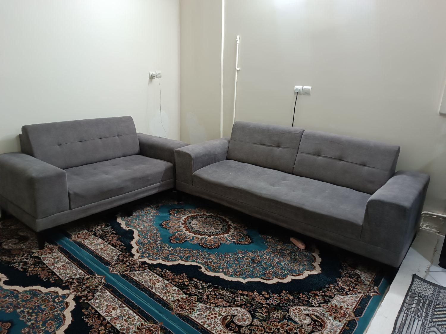 مبل ۵نفره با کوسن|مبلمان خانگی و میز عسلی|تهران, کاروان|دیوار