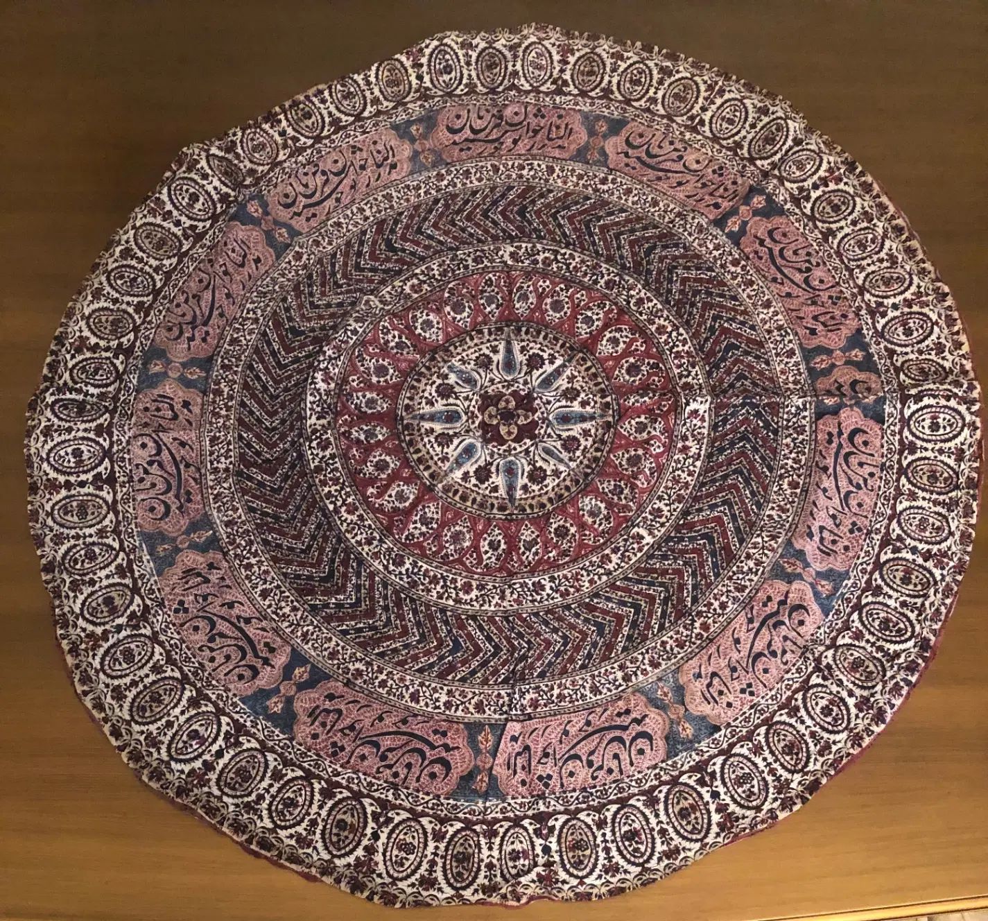 رومیزی قدیمی گیپور،مخمل،ساتن، سفره رومیزی|پرده، رانر، رومیزی|تهران, شهرک غرب|دیوار