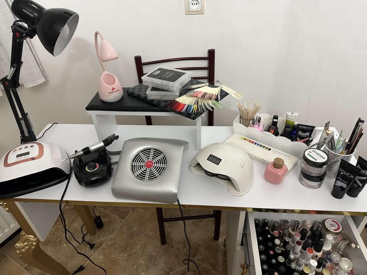 فروش لوازم کاشت ناخن|آرایشی، بهداشتی، درمانی|خمینیشهر, |دیوار