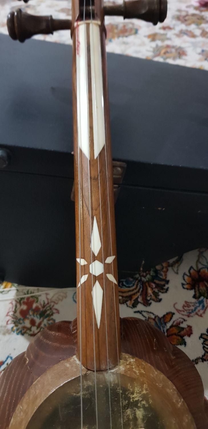 کمانچه آنتیک|سازهای سنتی|اندیشه, اندیشه فاز ۲|دیوار