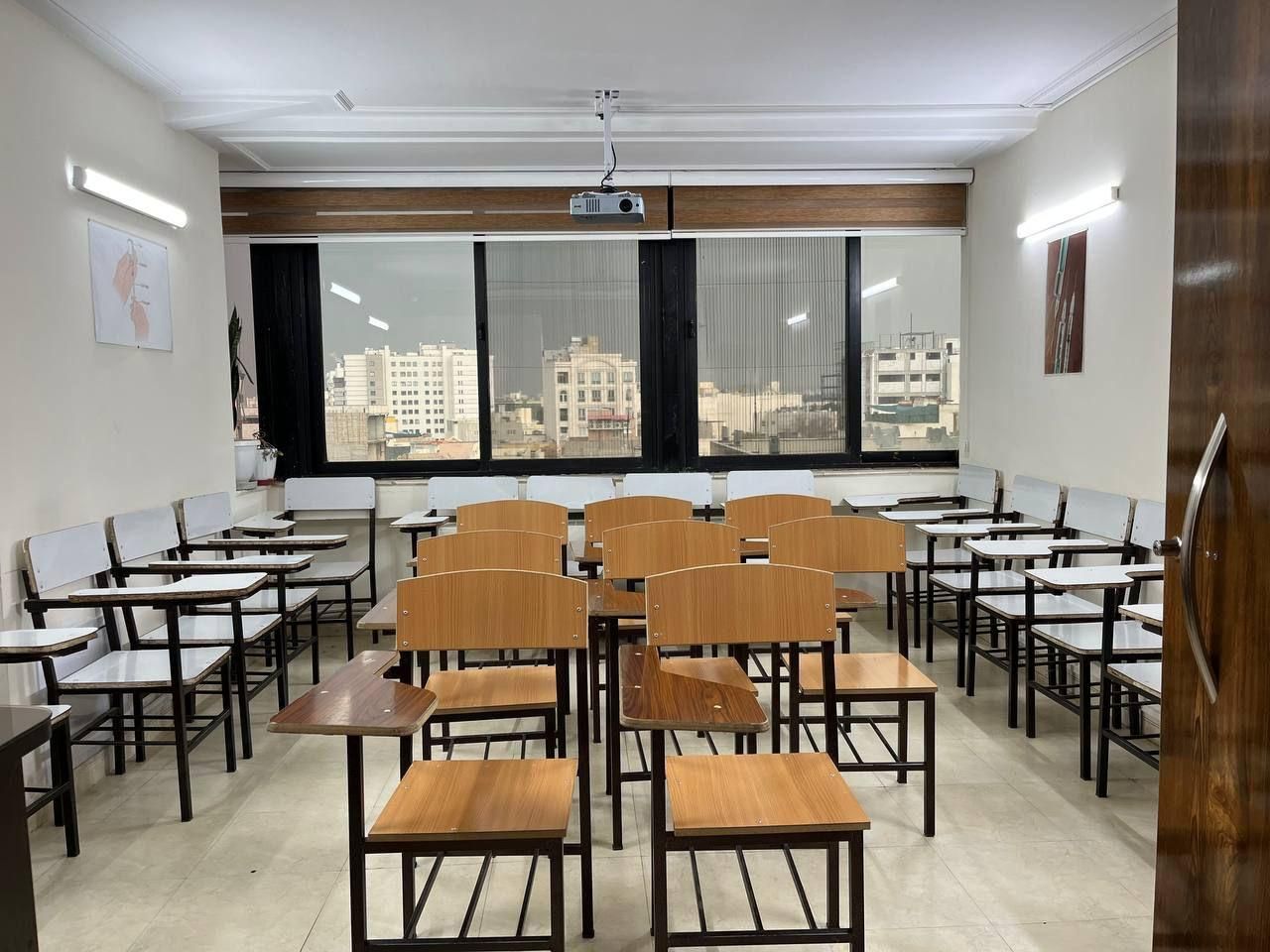 دوره و گارگاه تخصصی تزریقات، سرم تراپی و فشار خون|خدمات آموزشی|مشهد, کوه سنگی|دیوار
