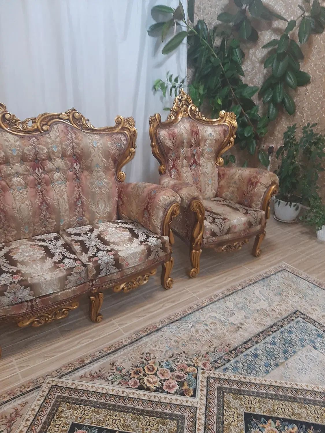 مبل سلطنتی ۱۰نفره همراه با ساعت ایستاده|مبلمان خانگی و میز عسلی|سقز, |دیوار