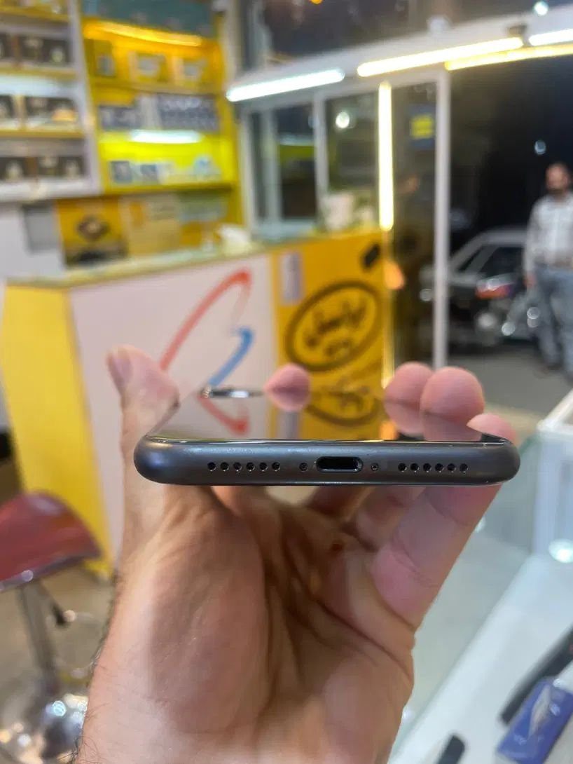 اپل iPhone 11 با حافظهٔ ۱۲۸ گیگابایت zaa|موبایل|مشهد, احمدآباد|دیوار