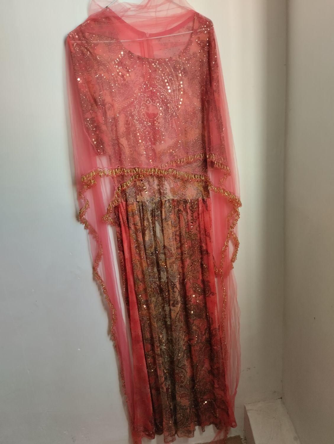 لباس سقزی|لباس|سنندج, |دیوار