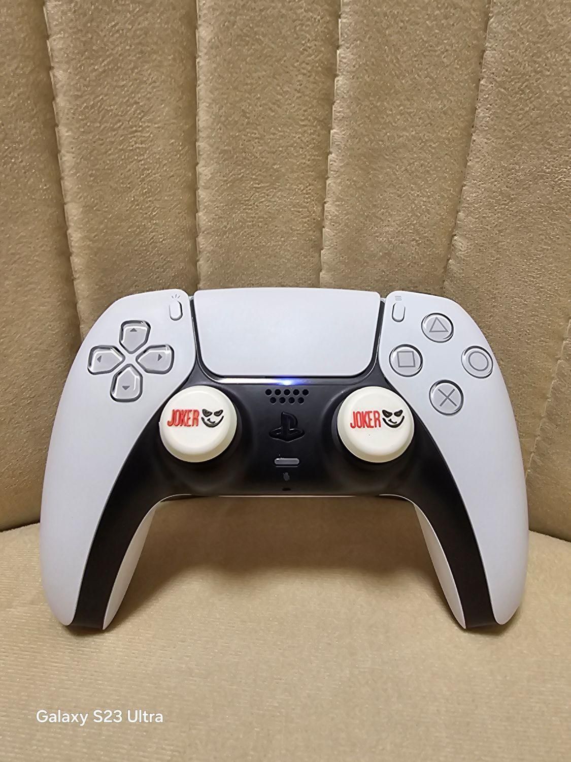 دسته ps5 وps4 رو کارتنی|کنسول، بازی ویدئویی و آنلاین|شیراز, جوادیه|دیوار