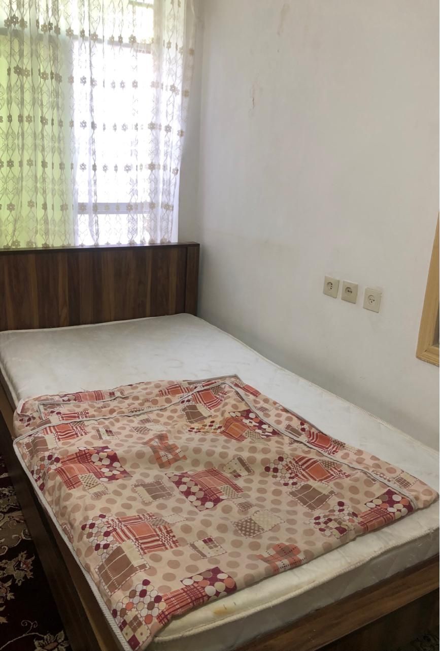 دو عدد تخت خواب چوبی|تخت و سرویس خواب|بیرجند, |دیوار