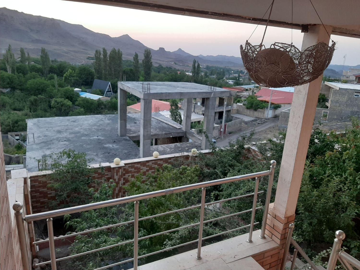 اجاره روزانه/هفتگی/ویلا ۲۰۰متری در روستای وشنوه|اجارهٔ کوتاه‌مدت ویلا و باغ|قم, انسجام|دیوار