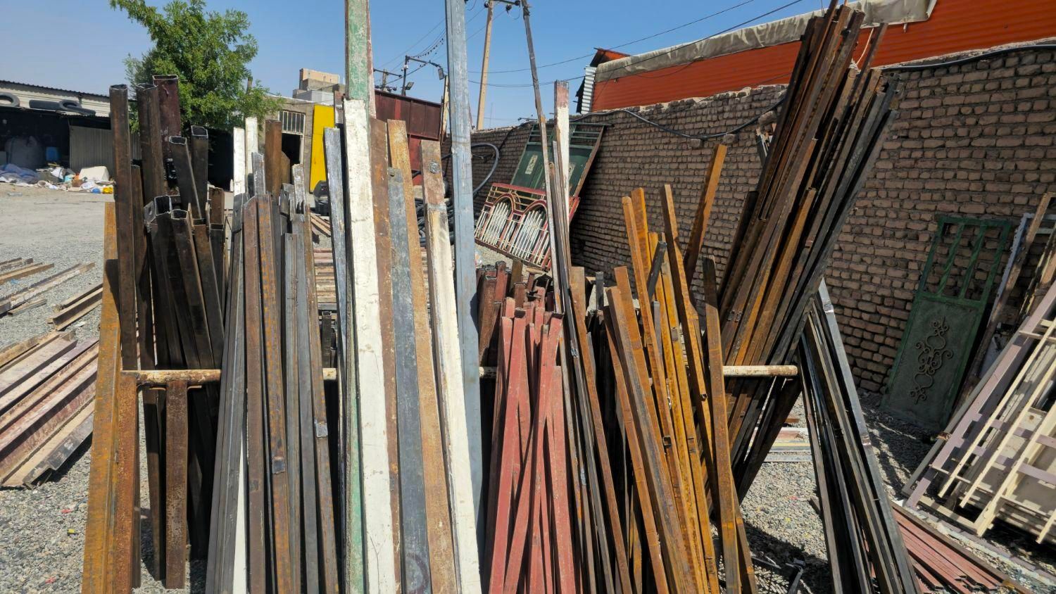 خرید و فروش ضایعات و آهن  دسته دوم درب پنجره|مصالح و تجهیزات ساختمان|بیرجند, |دیوار