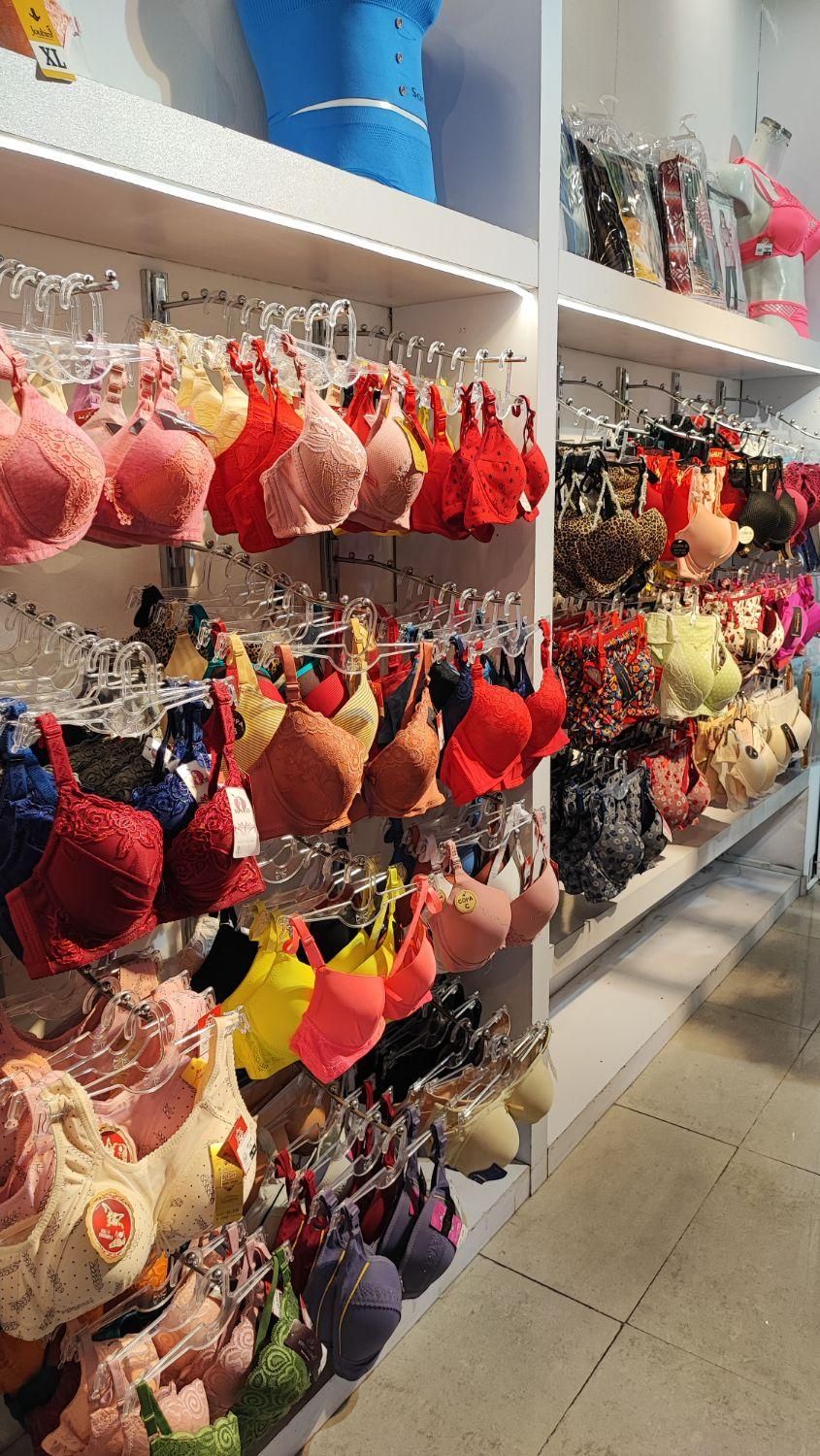 استخدام چند فروشنده خانم مسلط به عربی و فارسی|استخدام بازاریابی و فروش|مشهد, عیدگاه|دیوار