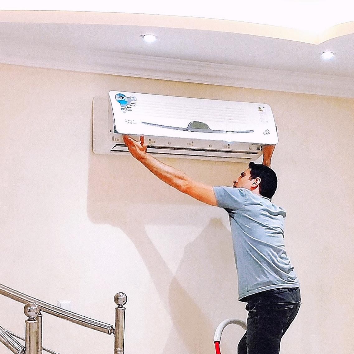 *نصاب و نصب و جابجایی و شارژ گاز* «کولرگازی»|خدمات پیشه و مهارت|ارومیه, |دیوار